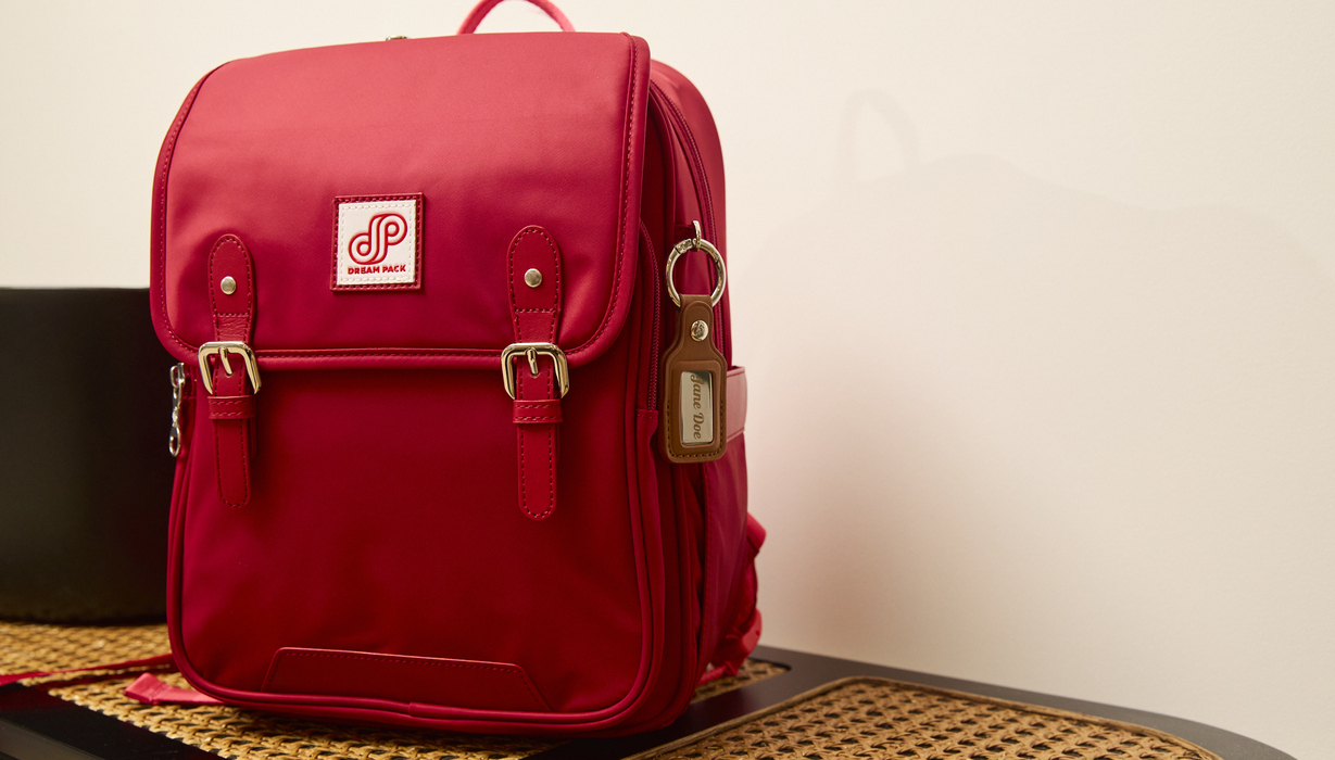 DreamPack backpack compartments help kids stay organized